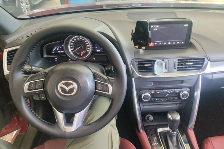 Used Mazda CX-4 2016 2.0L Automatic 2WD Blue Sky Luxury Edition Center Console