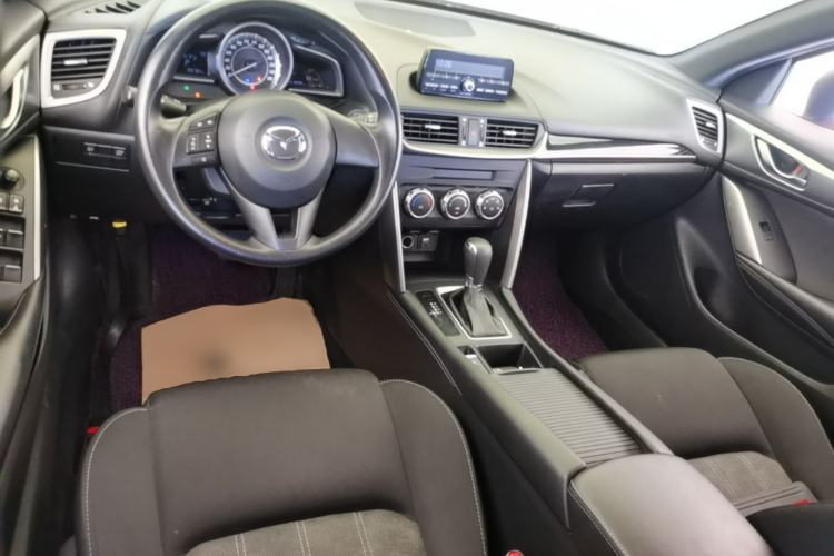 Used Mazda CX-4 2016 2.0L Automatic 2WD Blue Sky Dynamic Edition Center Console