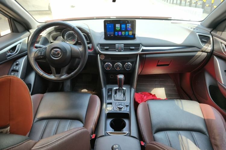 Used Mazda CX-4 2016 2.0L Automatic 2WD Blue Sky Dynamic Edition Center Console