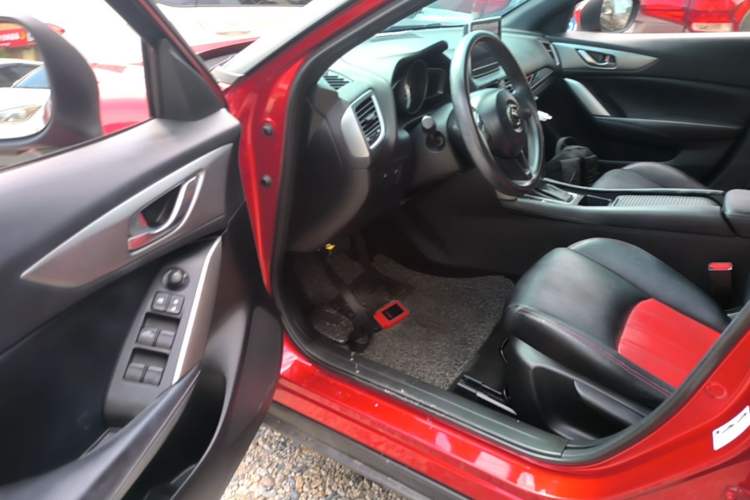Used Mazda CX-4 2016 2.0L Automatic 2WD Blue Sky Dynamic Edition Driver Seat