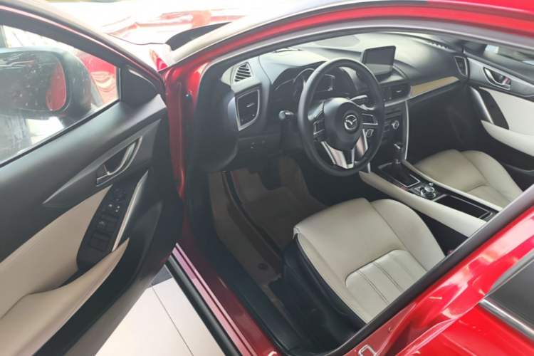 Used Mazda CX-4 2016 2.0L Automatic Two-Wheel Drive Blue Sky Leading Edition Driver Seat