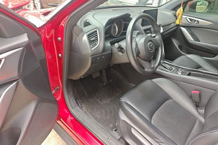 Used Mazda CX-4 2016 2.0L Automatic 2WD Blue Sky Dynamic Edition Driver Seat