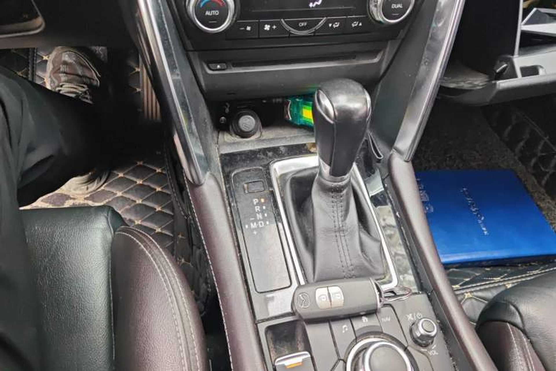 Used Mazda CX-4 2016 2.5L Automatic 4x4 Sky Blue Passion Edition Gear Lever