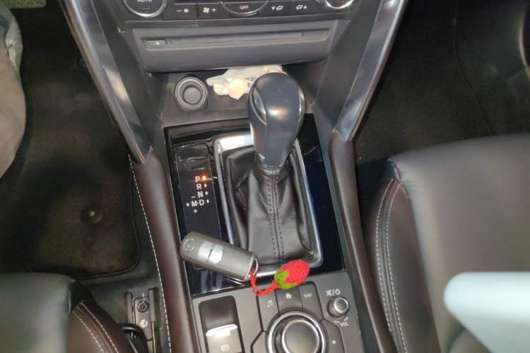 Used Mazda CX-4 2016 2.5L Automatic 4x4 Sky Blue Passion Edition Gear Lever