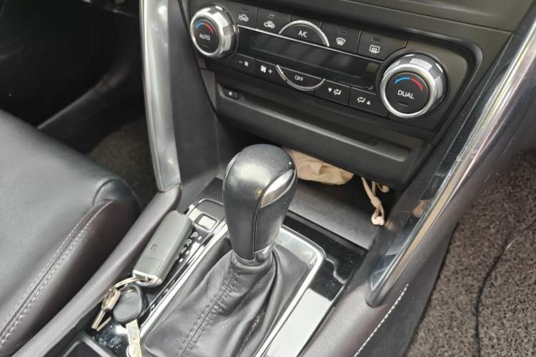 Used Mazda CX-4 2016 2.0L Automatic 2WD Blue Sky Luxury Edition Gear Lever