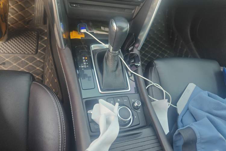 Used Mazda CX-4 2016 2.5L Automatic 4x4 Sky Blue Passion Edition Gear Lever