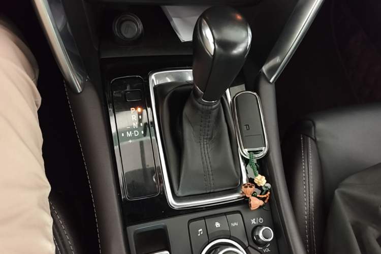 Used Mazda CX-4 2016 2.5L Automatic 4x4 Sky Blue Passion Edition Gear Lever