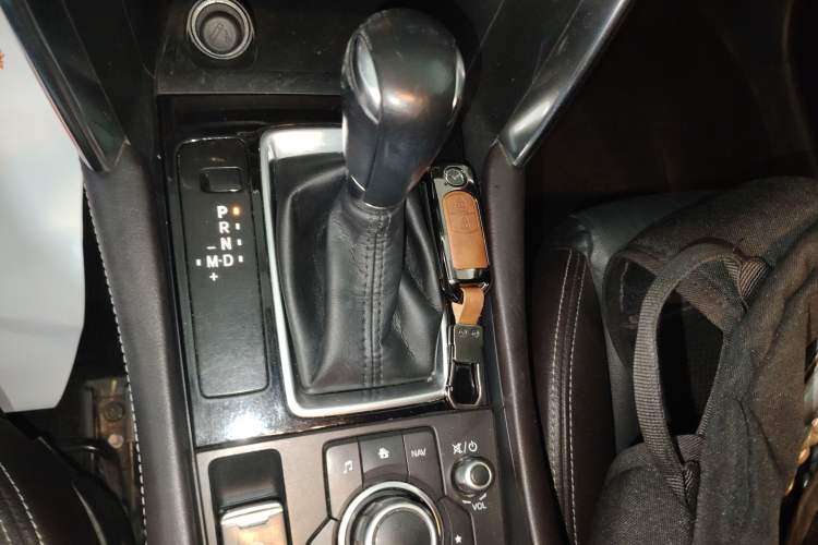Used Mazda CX-4 2016 2.0L Automatic 2WD Blue Sky Luxury Edition Gear Lever