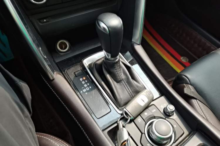 Used Mazda CX-4 2016 2.0L Automatic 2WD Blue Sky Luxury Edition Gear Lever