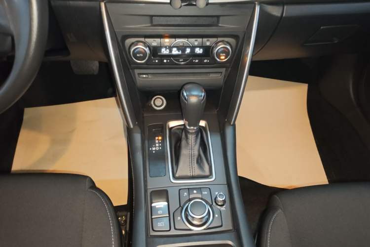 Used Mazda CX-4 2016 2.0L Automatic Two-Wheel Drive Blue Sky Exploration Edition Gear Lever
