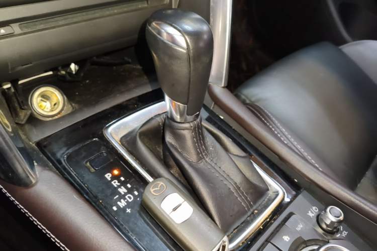 Used Mazda CX-4 2016 2.5L Automatic 4x4 Sky Blue Passion Edition Gear Lever