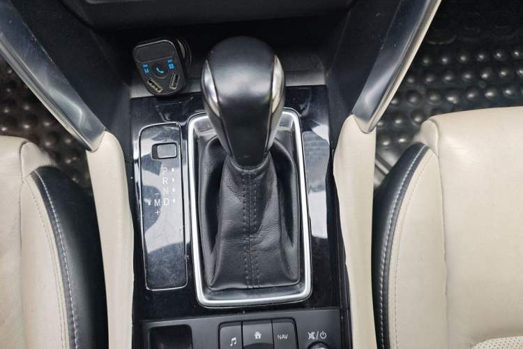 Used Mazda CX-4 2016 2.0L Automatic Two-Wheel Drive Blue Sky Leading Edition Gear Lever