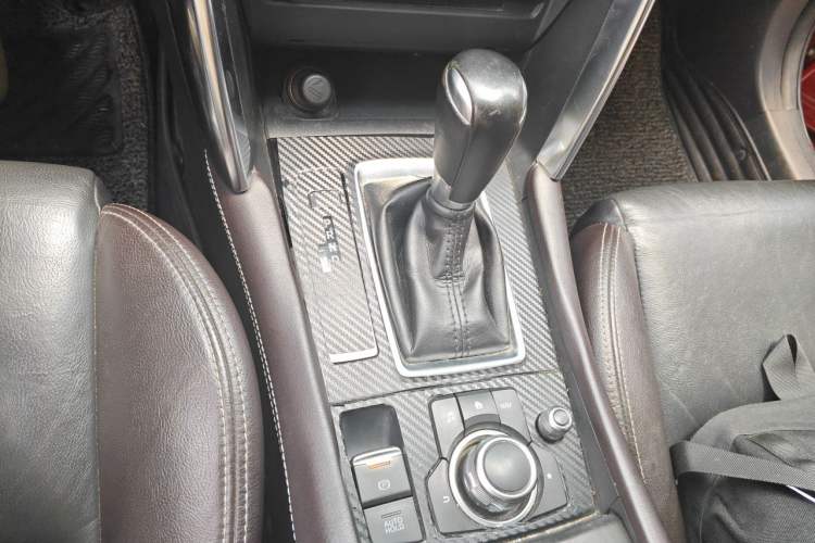Used Mazda CX-4 2016 2.5L Automatic 4x4 Sky Blue Passion Edition Gear Lever
