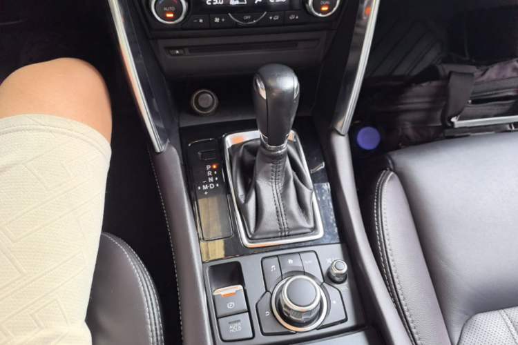Used Mazda CX-4 2016 2.5L Automatic 4x4 Sky Blue Passion Edition Gear Lever