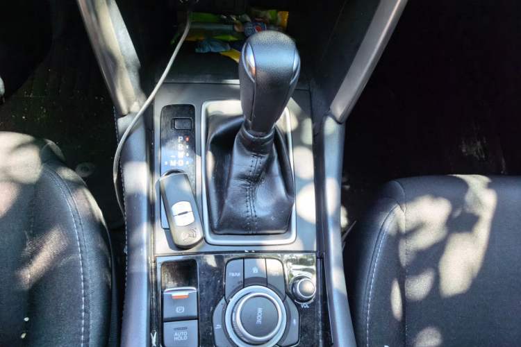 Used Mazda CX-4 2016 2.0L Automatic 2WD Blue Sky Dynamic Edition Gear Lever