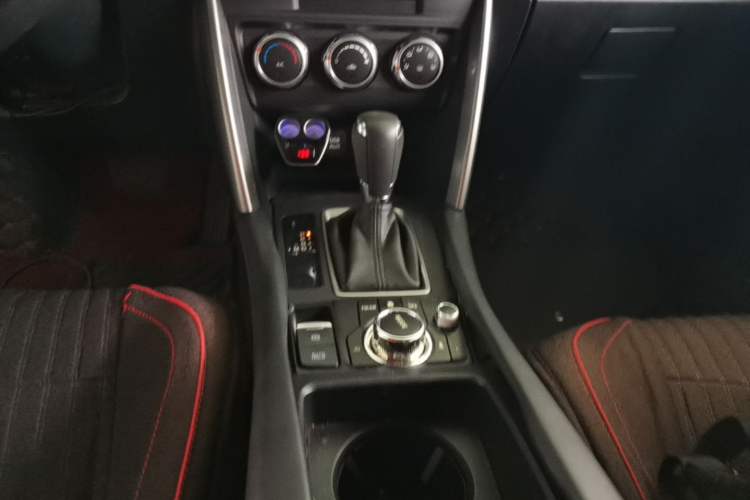 Used Mazda CX-4 2016 2.0L Automatic 2WD Blue Sky Dynamic Edition Gear Lever