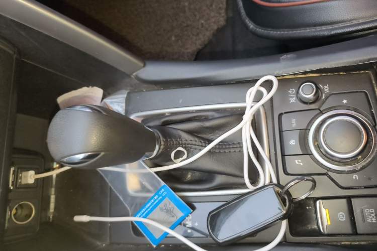 Used Mazda CX-4 2016 2.0L Automatic 2WD Blue Sky Dynamic Edition Gear Lever