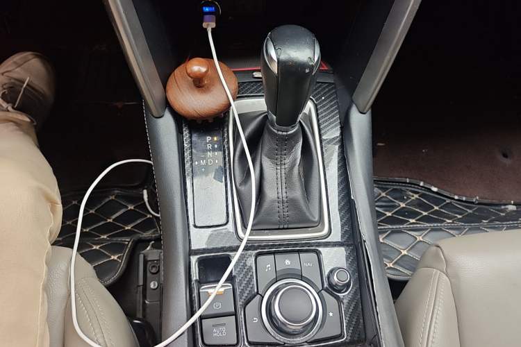 Used Mazda CX-4 2016 2.0L Automatic 2WD Blue Sky Dynamic Leather Edition Gear Lever