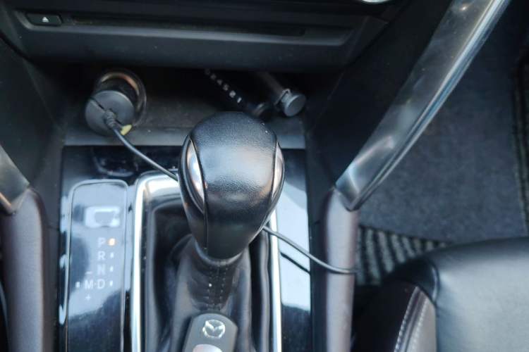Used Mazda CX-4 2016 2.0L Automatic 2WD Blue Sky Luxury Edition Gear Lever