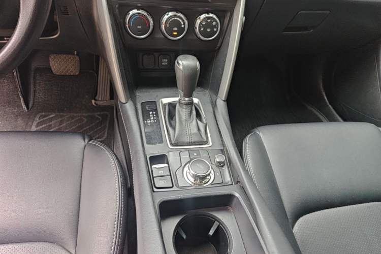 Used Mazda CX-4 2016 2.0L Automatic 2WD Blue Sky Dynamic Edition Gear Lever