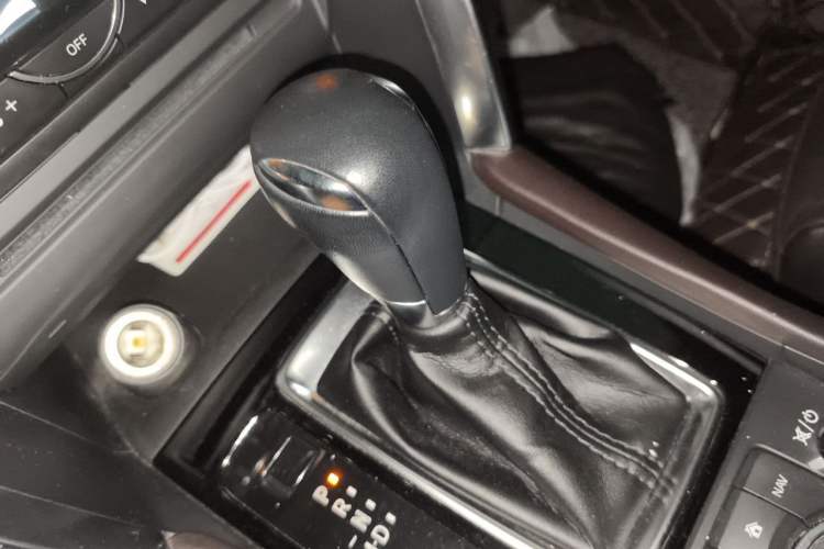 Used Mazda CX-4 2016 2.0L Automatic 2WD Blue Sky Luxury Edition Gear Lever