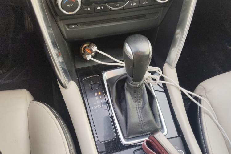 Used Mazda CX-4 2016 2.5L Automatic 4x4 Bluetide Fearless Edition Gear Lever