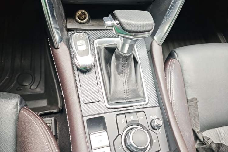 Used Mazda CX-4 2016 2.5L Automatic 4x4 Sky Blue Passion Edition Gear Lever