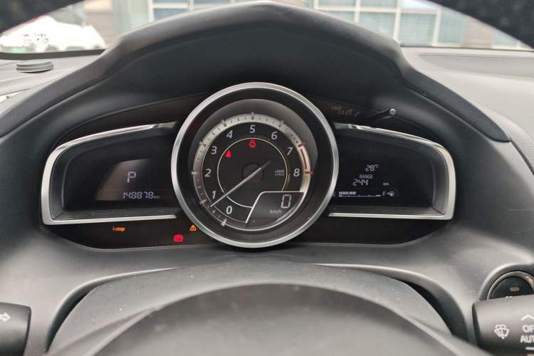 Used Mazda CX-4 2016 2.0L Automatic Two-Wheel Drive Blue Sky Leading Edition Instrument Cluster