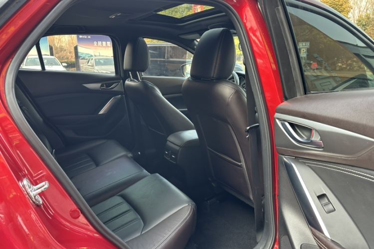 Used Mazda CX-4 2016 2.0L Automatic 2WD Blue Sky Luxury Edition Interior 10
