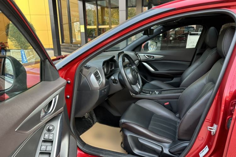 Used Mazda CX-4 2016 2.0L Automatic 2WD Blue Sky Luxury Edition Interior 11