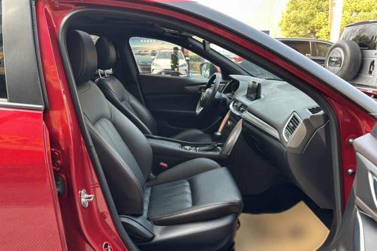 Used Mazda CX-4 2016 2.0L Automatic 2WD Blue Sky Luxury Edition Interior 2