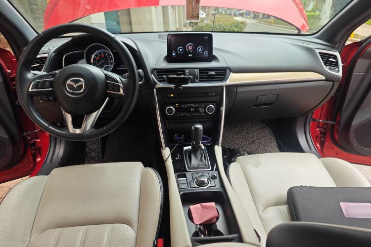 Used Mazda CX-4 2016 2.0L Automatic Two-Wheel Drive Blue Sky Leading Edition Interior 2
