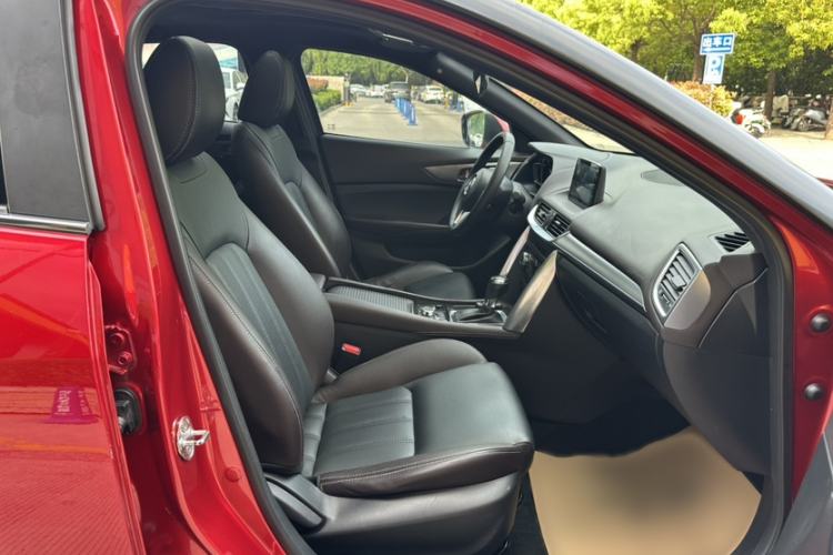 Used Mazda CX-4 2016 2.0L Automatic 2WD Blue Sky Luxury Edition Interior 3