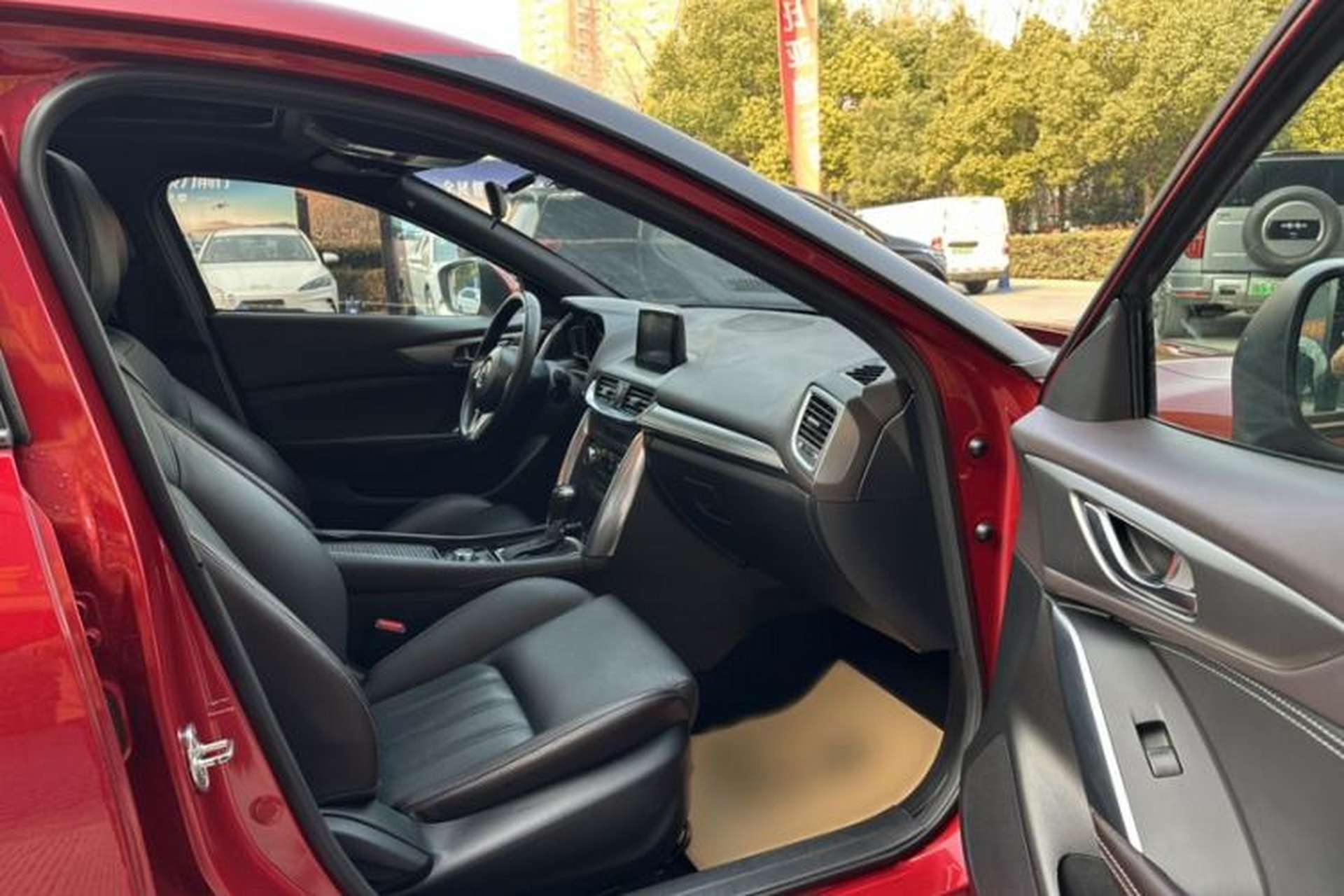 Used Mazda CX-4 2016 2.0L Automatic 2WD Blue Sky Luxury Edition Interior 3