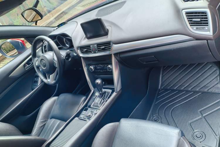 Used Mazda CX-4 2016 2.5L Automatic 4x4 Sky Blue Passion Edition Interior 4