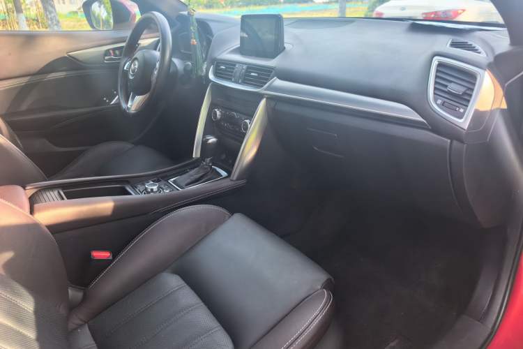 Used Mazda CX-4 2016 2.0L Automatic 2WD Blue Sky Luxury Edition Interior 4