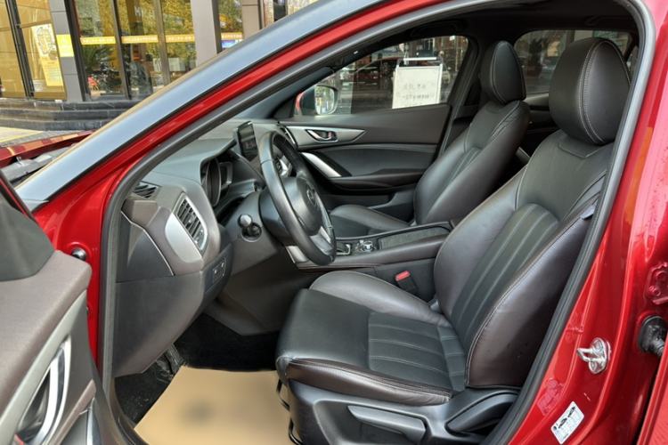 Used Mazda CX-4 2016 2.0L Automatic 2WD Blue Sky Luxury Edition Interior 5