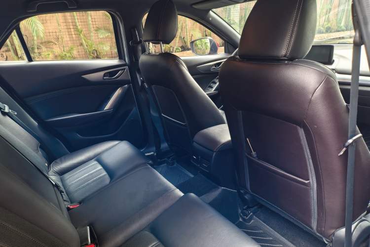 Used Mazda CX-4 2016 2.5L Automatic 4x4 Sky Blue Passion Edition Interior 5