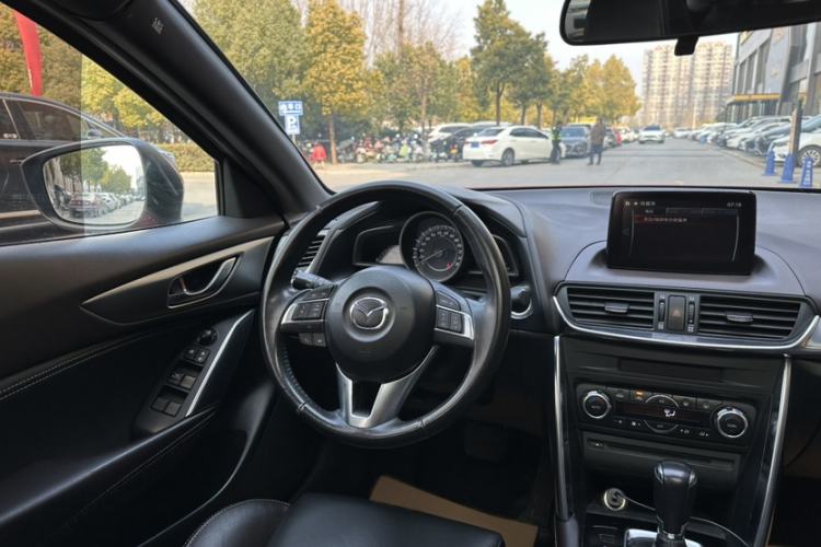 Used Mazda CX-4 2016 2.0L Automatic 2WD Blue Sky Luxury Edition Interior 6
