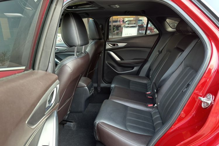 Used Mazda CX-4 2016 2.0L Automatic 2WD Blue Sky Luxury Edition Interior 7