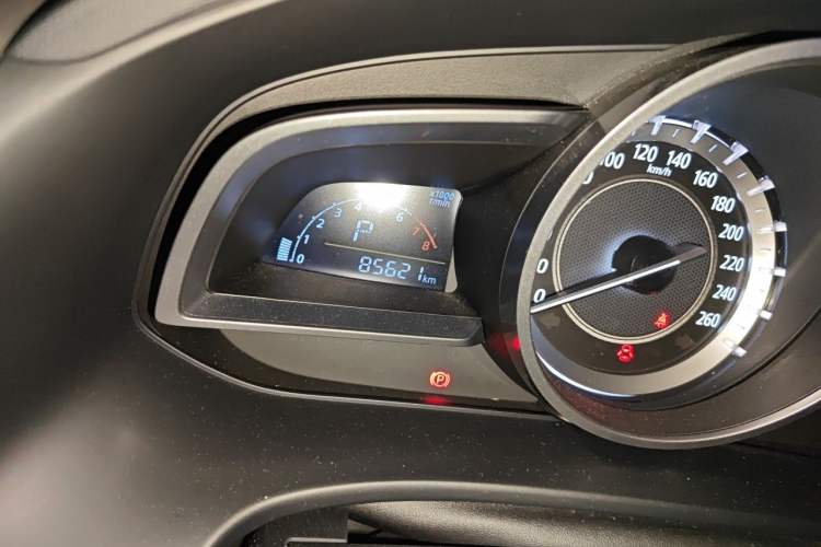 Used Mazda CX-4 2016 2.0L Automatic 2WD Blue Sky Luxury Edition Odometer Close Up