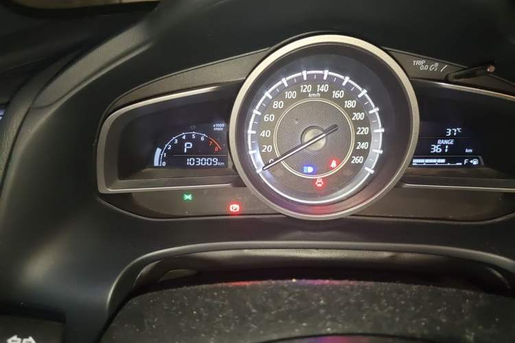 Used Mazda CX-4 2016 2.0L Automatic 2WD Blue Sky Dynamic Edition Odometer Close Up