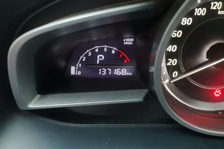 Used Mazda CX-4 2016 2.0L Automatic 2WD Blue Sky Dynamic Edition Odometer Close Up