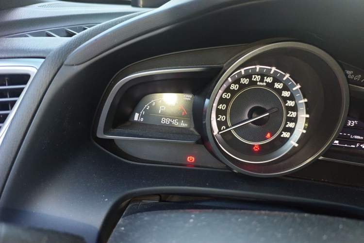 Used Mazda CX-4 2016 2.0L Automatic Two-Wheel Drive Blue Sky Exploration Edition Odometer Close Up