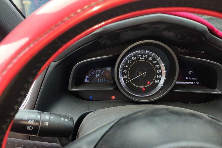 Used Mazda CX-4 2016 2.0L Automatic 2WD Blue Sky Luxury Edition Odometer Close Up