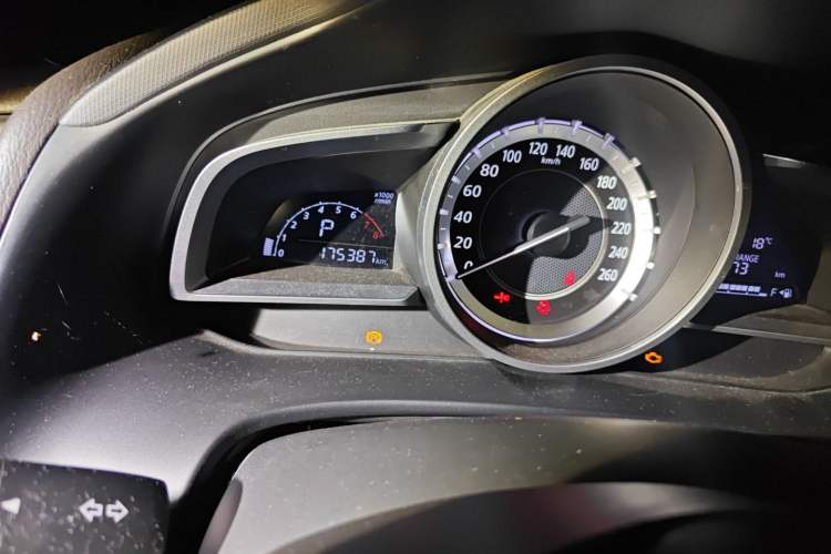 Used Mazda CX-4 2016 2.0L Automatic 2WD Blue Sky Luxury Edition Odometer Close Up