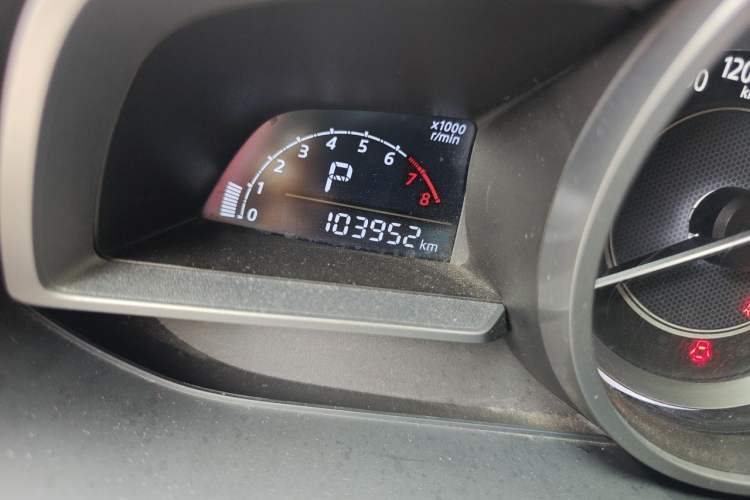 Used Mazda CX-4 2016 2.0L Automatic 2WD Blue Sky Luxury Edition Odometer Close Up