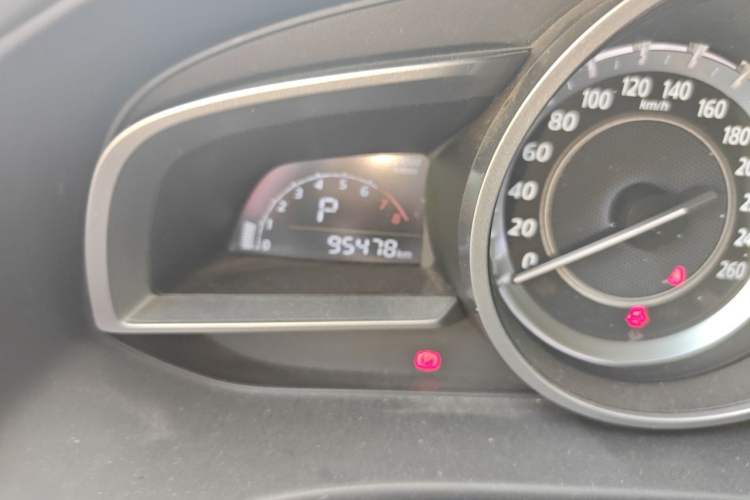 Used Mazda CX-4 2016 2.0L Automatic 2WD Blue Sky Dynamic Edition Odometer Close Up