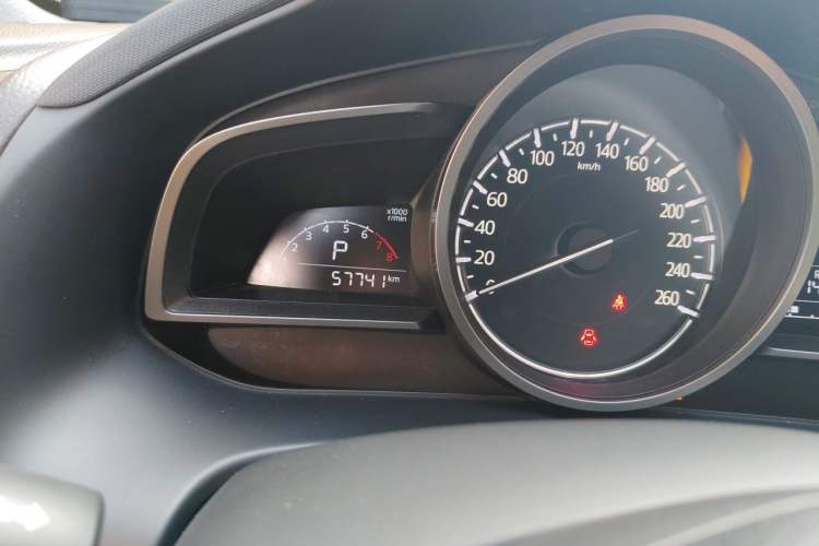 Used Mazda CX-4 2016 2.0L Automatic 2WD Blue Sky Luxury Edition Odometer Close Up