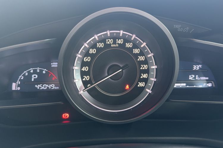 Used Mazda CX-4 2016 2.0L Automatic 2WD Blue Sky Luxury Edition Odometer Close Up